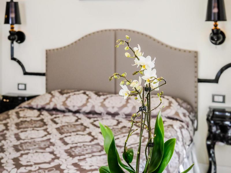 L'Opera Rooms & Suite image