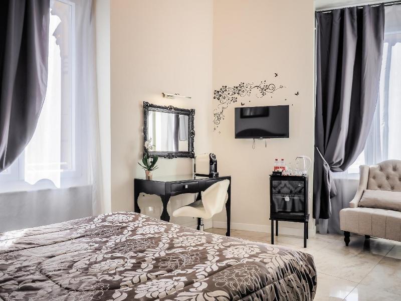 L'Opera Rooms & Suite image