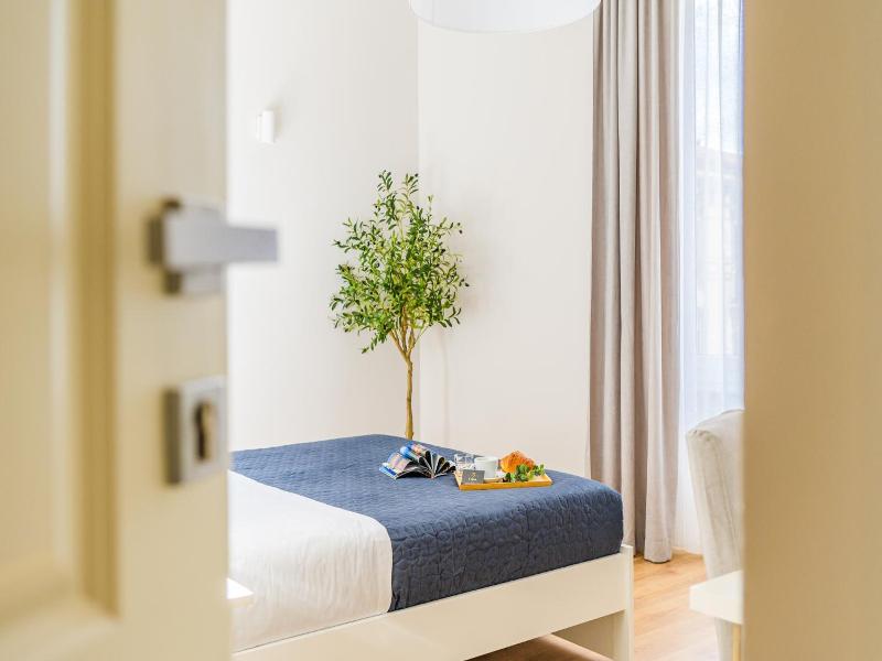 L'Opera Rooms & Suite image