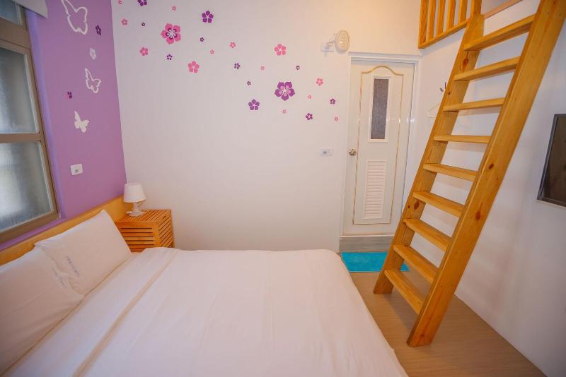 Colorful B&B image