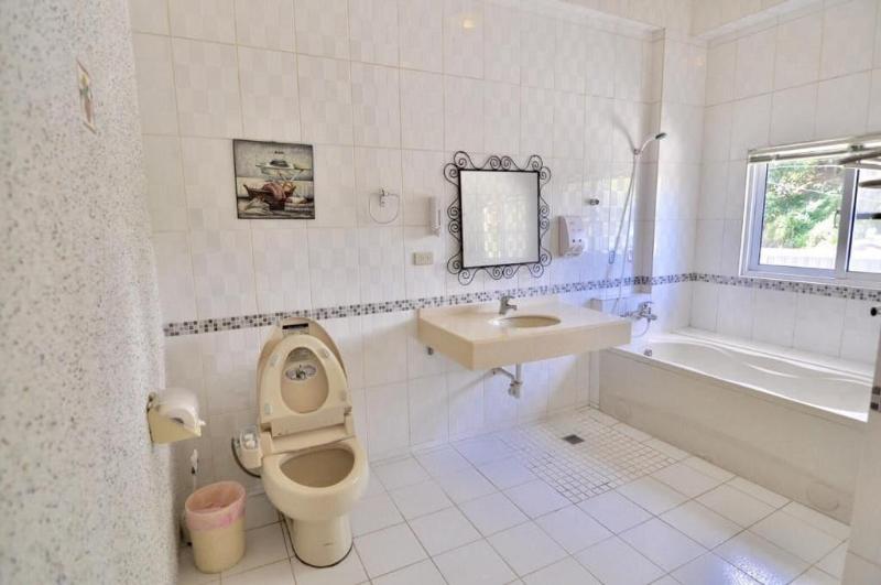 Village Villa B&B image