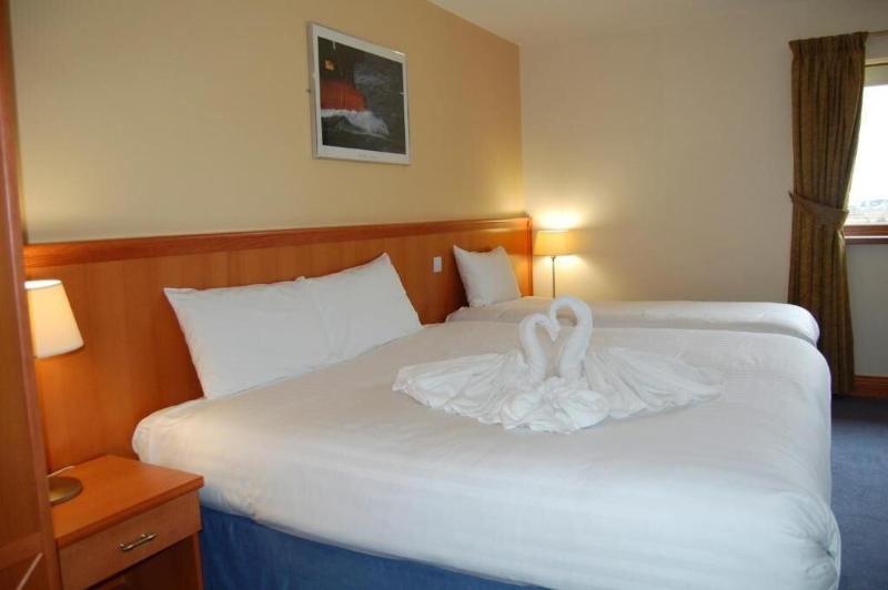 Leitrim Marina Hotel image