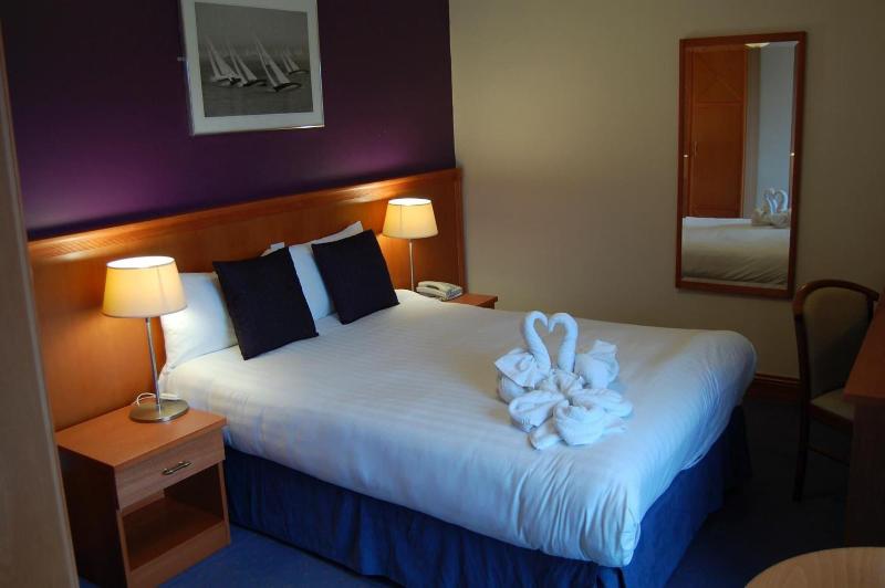 Leitrim Marina Hotel image