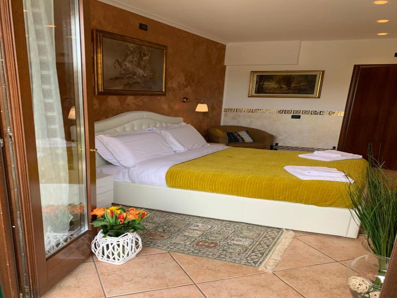 B&B Garda 4U image