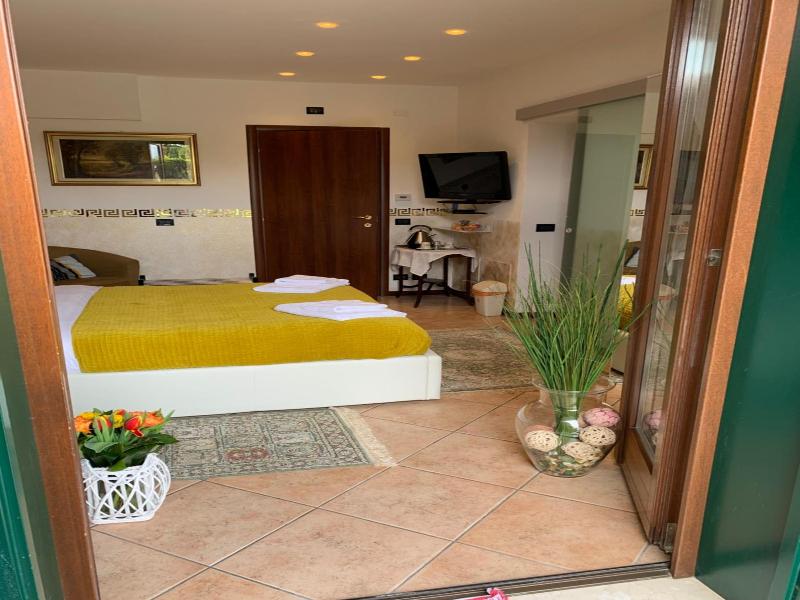 B&B Garda 4U image