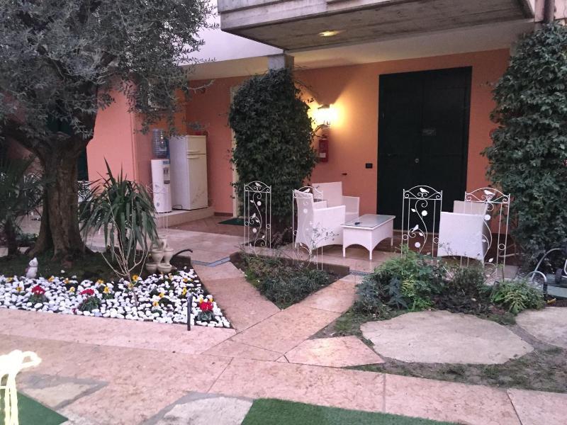 B&B Garda 4U image