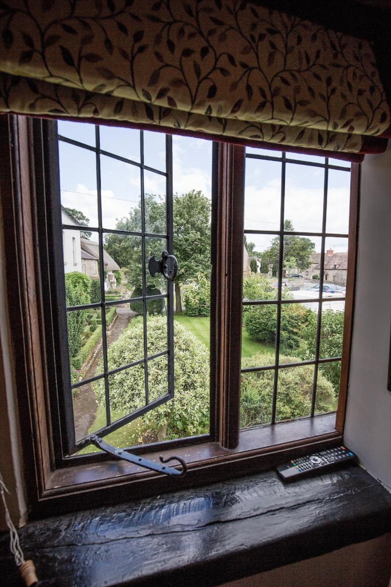 The Fleece Inn image