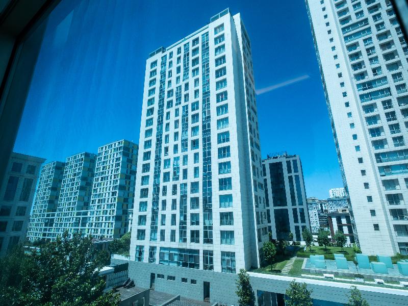 Discovery Hotel image