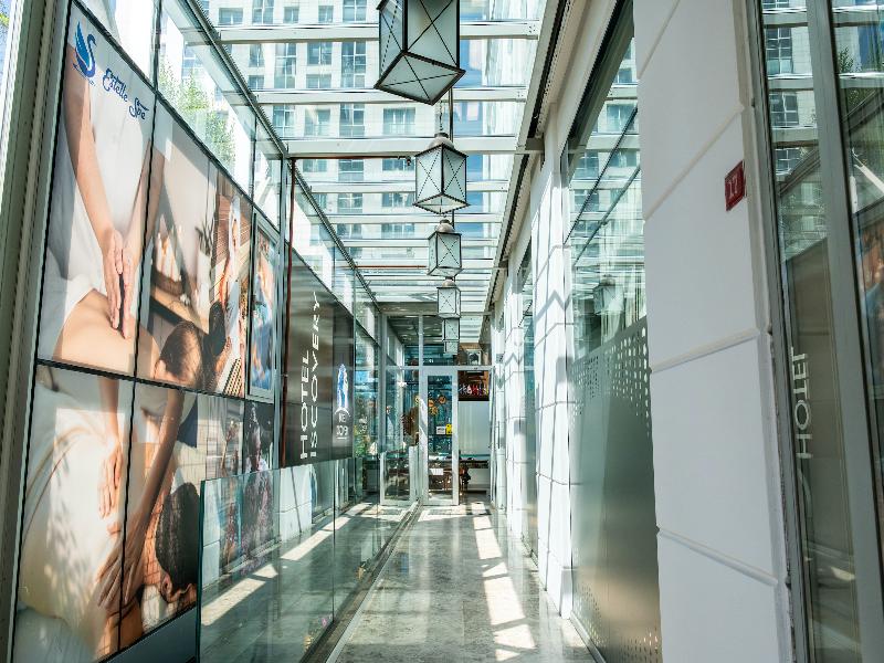 Discovery Hotel image