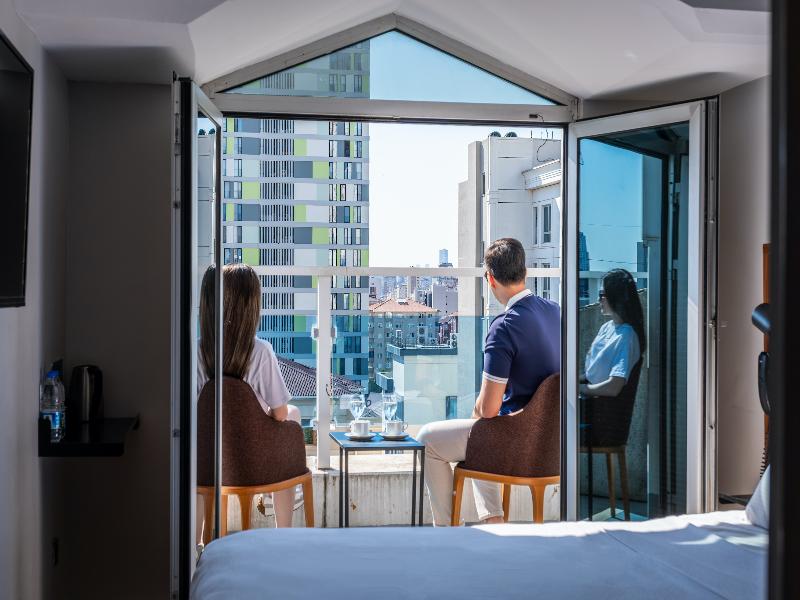 Discovery Hotel image