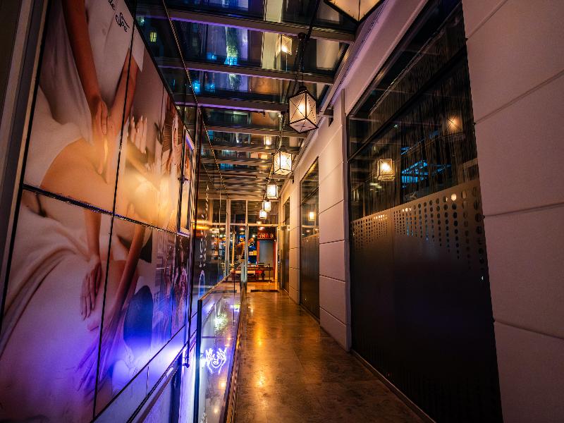 Discovery Hotel image