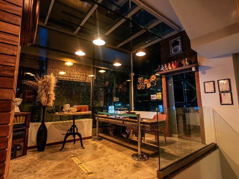 Discovery Hotel image