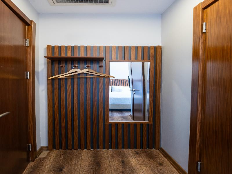 Discovery Hotel image