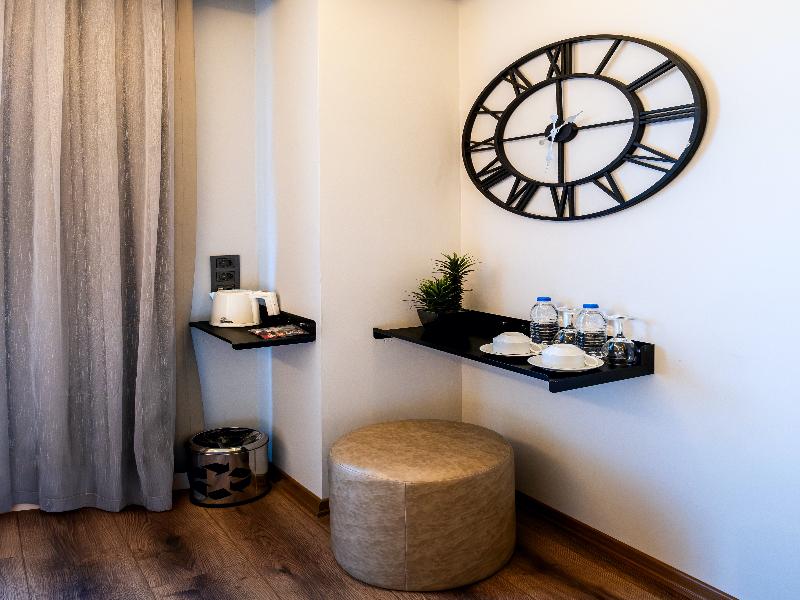 Discovery Hotel image