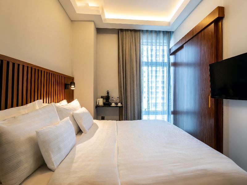 Discovery Hotel image