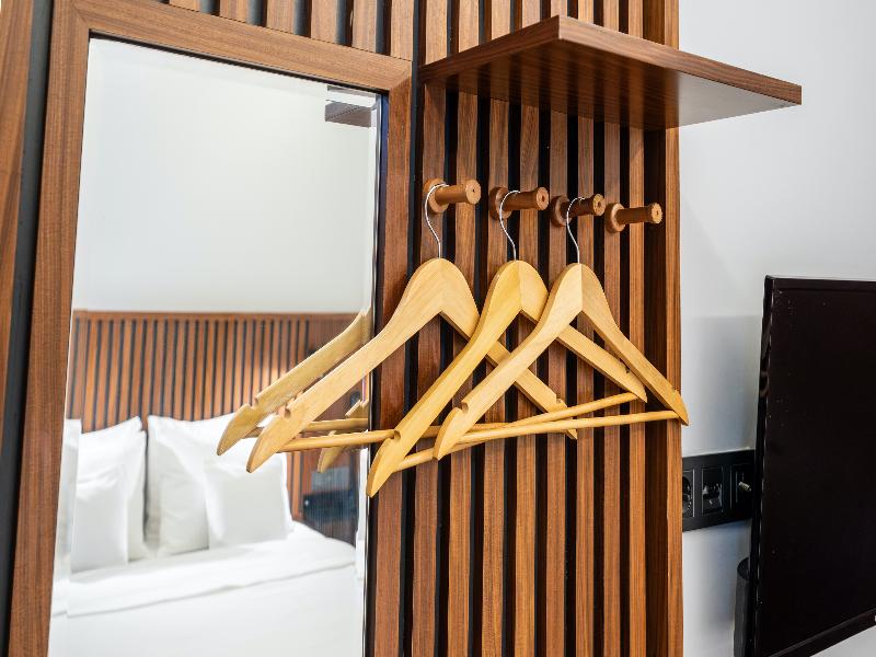 Discovery Hotel image