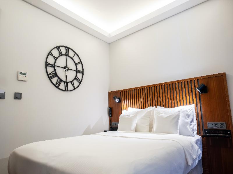 Discovery Hotel image