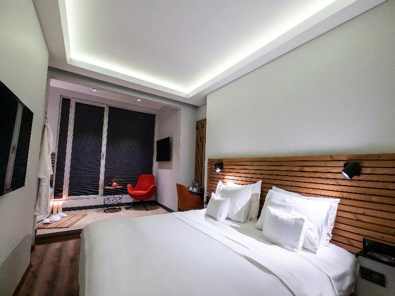 Discovery Hotel image