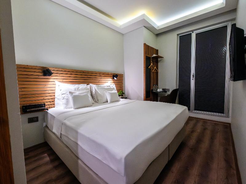 Discovery Hotel image