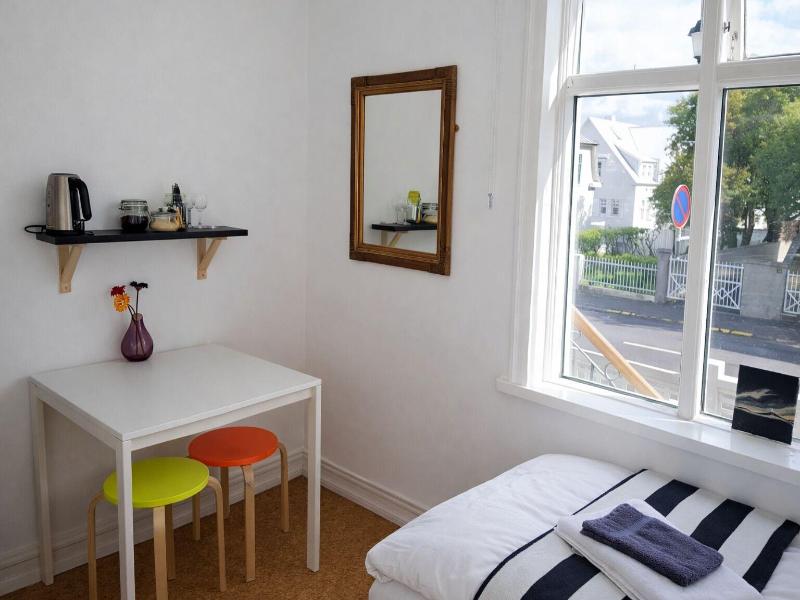 Refurinn Reykjavik Guesthouse image