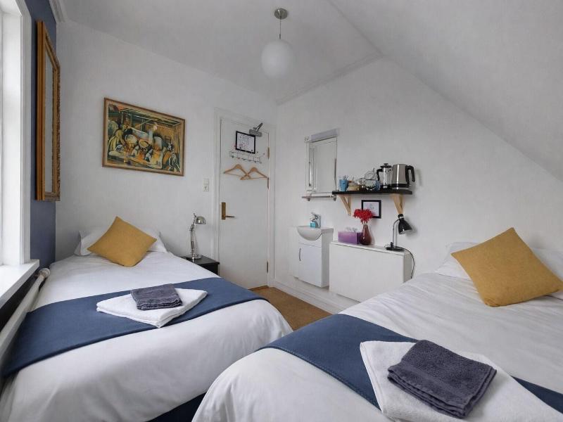 Refurinn Reykjavik Guesthouse image