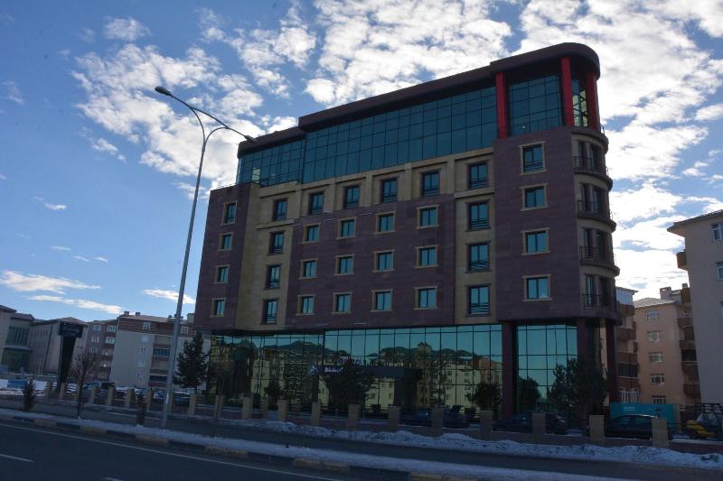 Winter City Hotel image