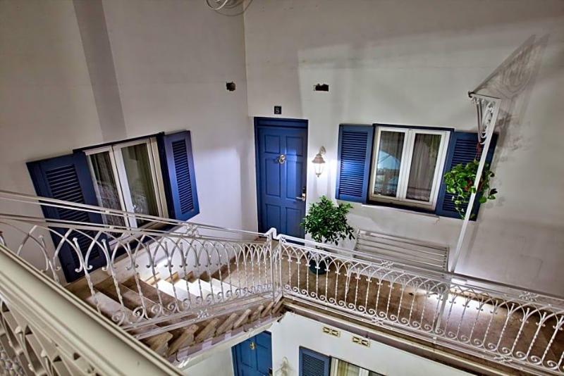 Julina Boutique Living image