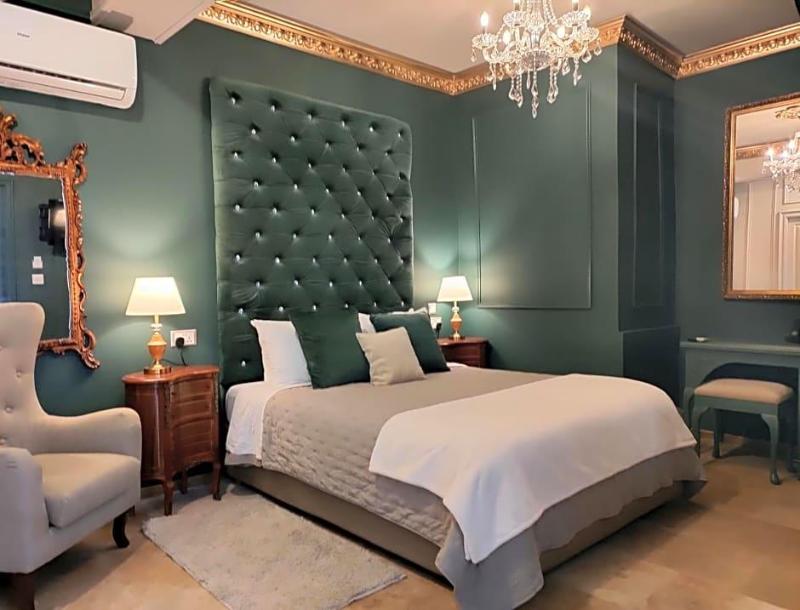 Julina Boutique Living image