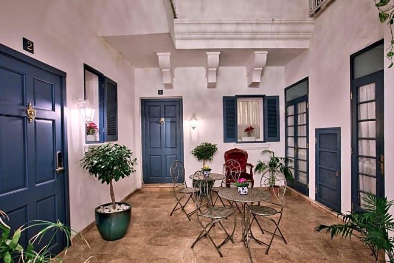 Julina Boutique Living image