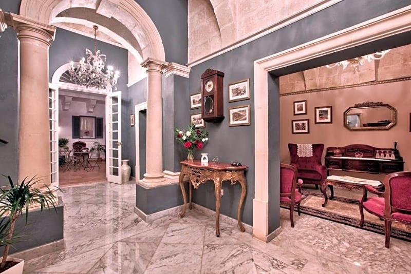 Julina Boutique Living image
