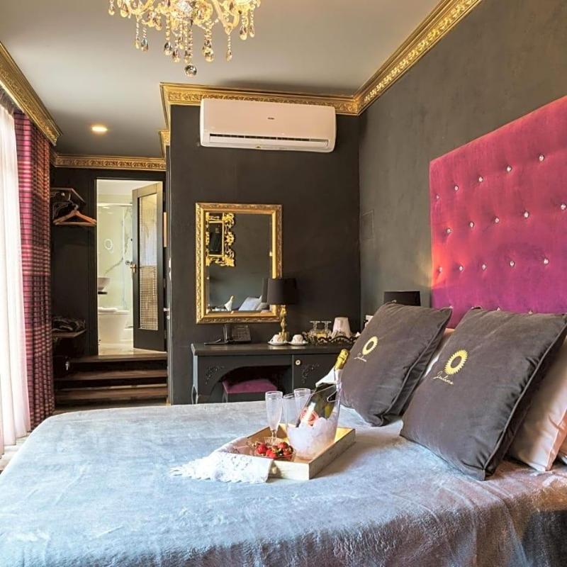 Julina Boutique Living image