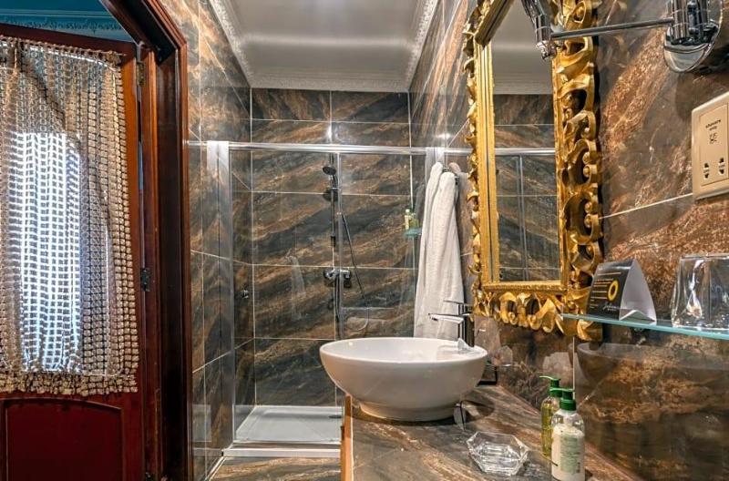 Julina Boutique Living image