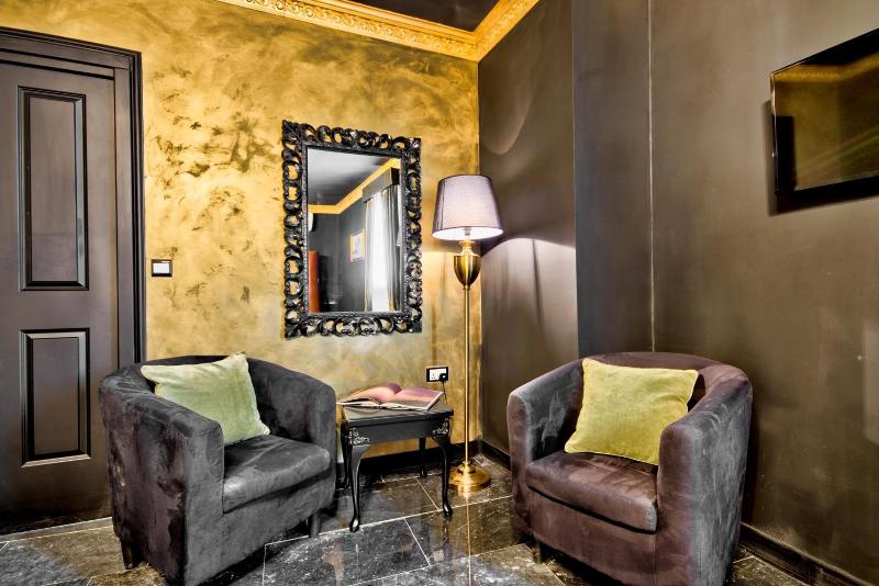 Julina Boutique Living image