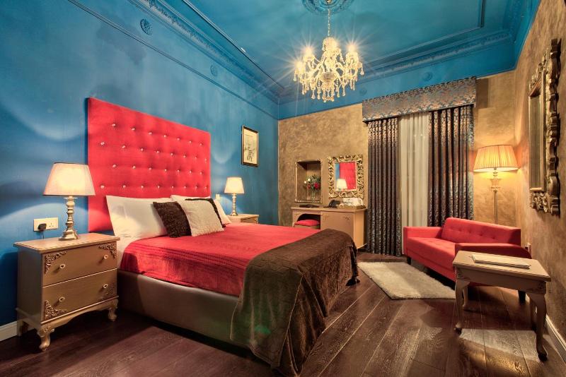 Julina Boutique Living image