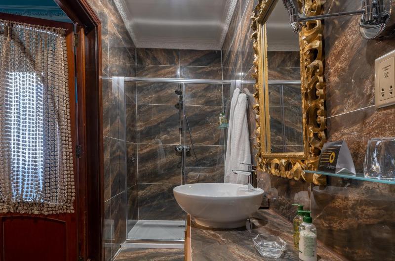 Julina Boutique Living image