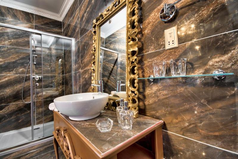 Julina Boutique Living image