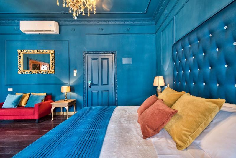 Julina Boutique Living image