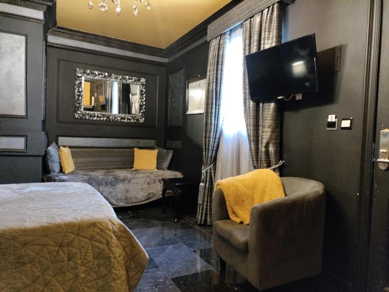 Julina Boutique Living image