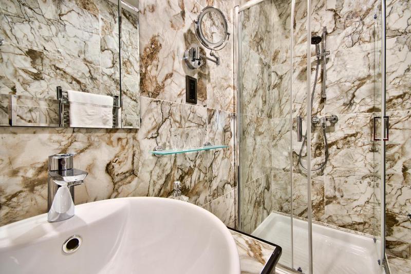 Julina Boutique Living image
