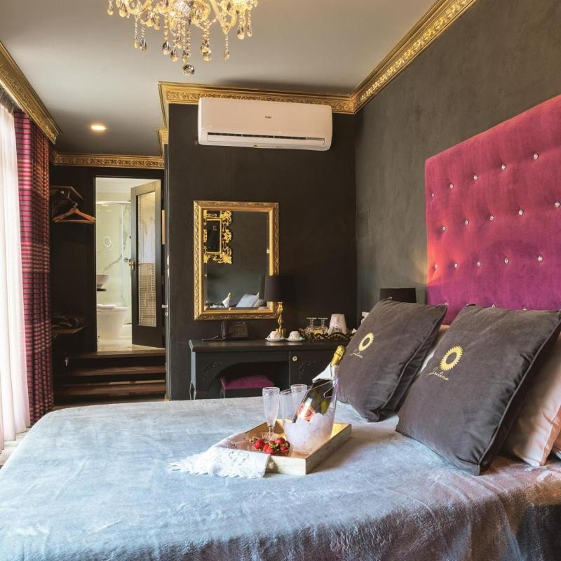 Julina Boutique Living image