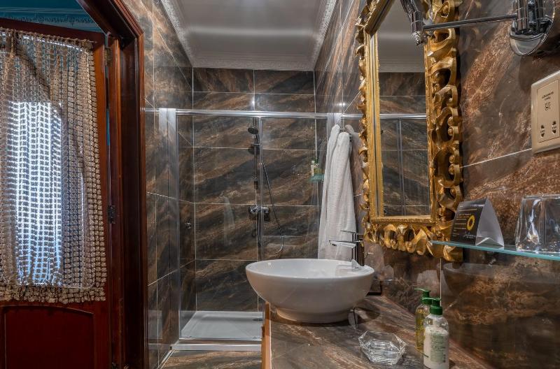 Julina Boutique Living image