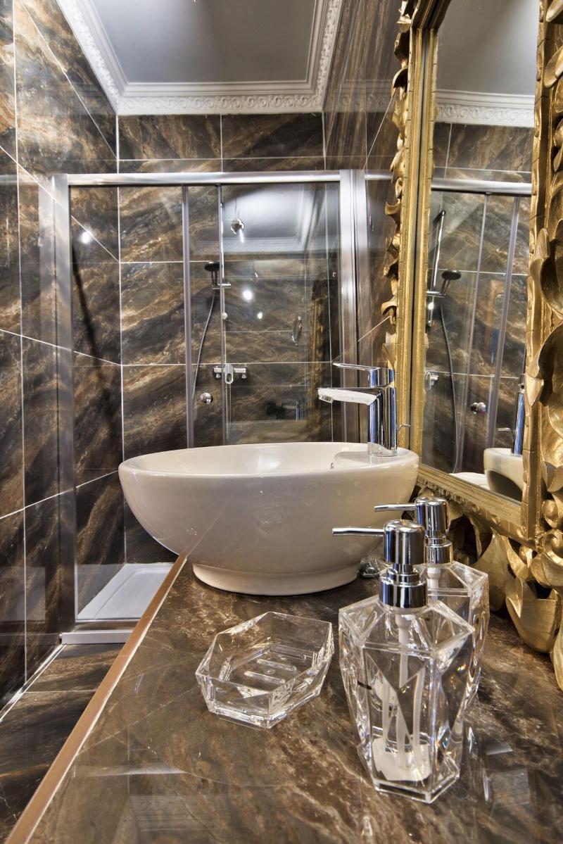 Julina Boutique Living image