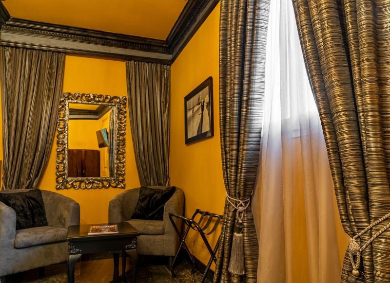 Julina Boutique Living image