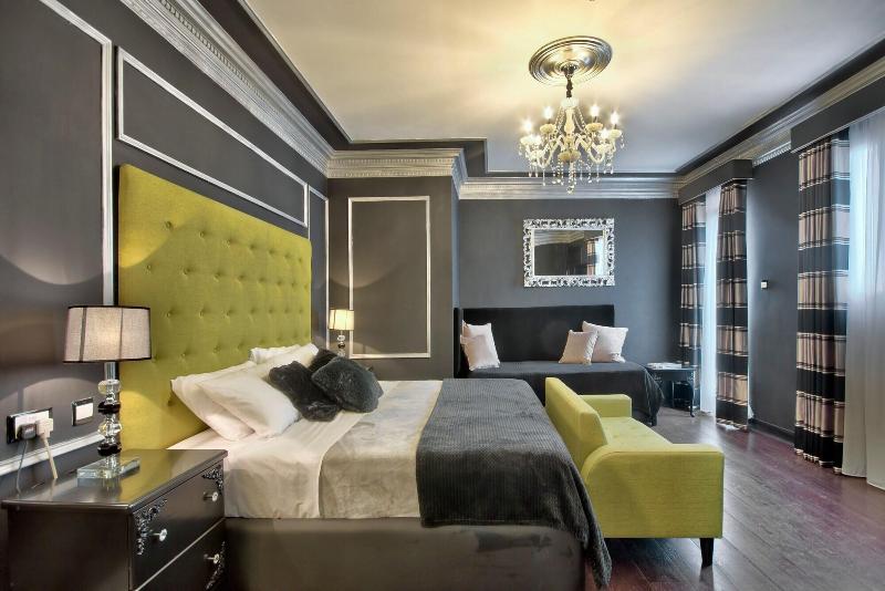 Julina Boutique Living image
