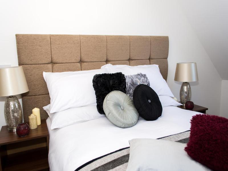 Trivelles Mayfair image