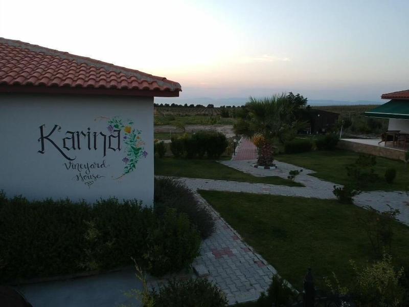 Karina Vineyard House image