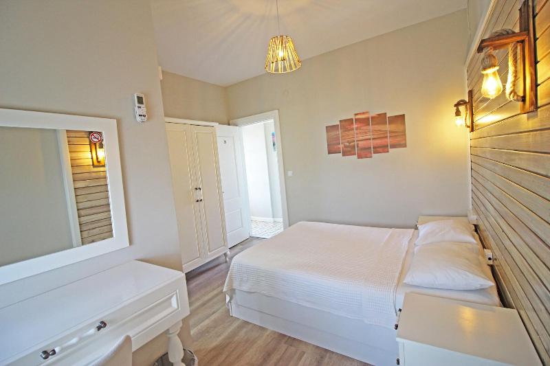 Karina Vineyard House image
