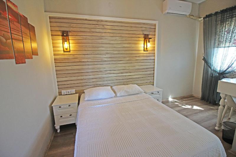 Karina Vineyard House image