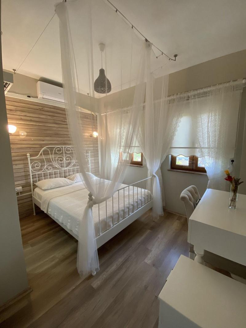 Karina Vineyard House image