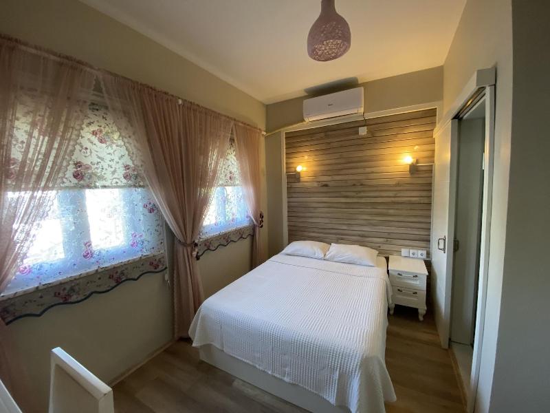 Karina Vineyard House image